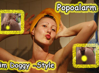 Vorschaubild vom Privatporno mit dem Titel "DoGgY mit Analdildo fertiggemacht"
