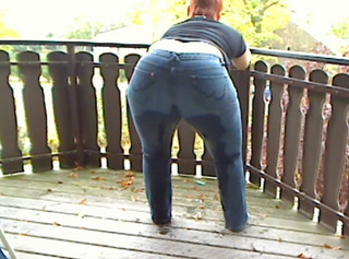 Vorschaubild vom Privatporno mit dem Titel "In Jeans gepisst..."