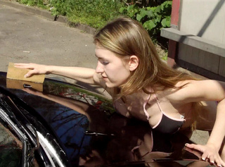 Vorschaubild vom Privatporno mit dem Titel "Auto waschen"