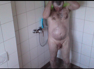 Vorschaubild vom Privatporno mit dem Titel "Licht in der Dusche"