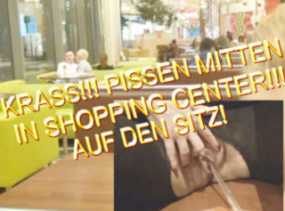 Vorschaubild vom Privatporno mit dem Titel "KRASS! PISSEN MITTEN IN SHOPPING CENTER AUF DEN SITZ"