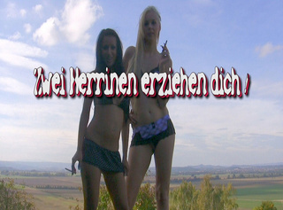 Vorschaubild vom Privatporno mit dem Titel "Zwei Herrinnen erziehen dich!"